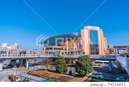 日本の神奈川都市景観　海老名駅前などを望む 74254651