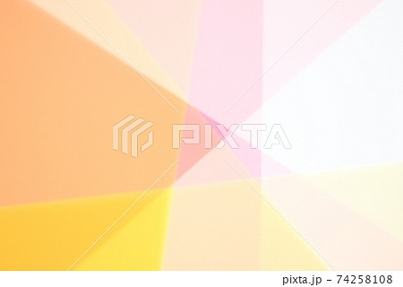 ピンク色・オレンジ色系の抽象的背景　ライン　図形風 74258108
