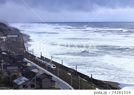 冬の信越本線を走る特急「しらゆき」 冬の信越本線を走る特急「しらゆき」 74261314