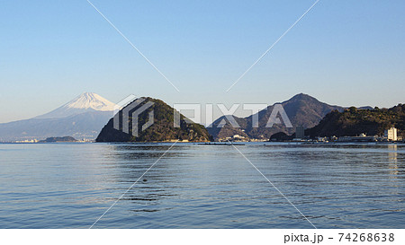 静岡県伊豆半島絡みた駿河湾の早春 静岡県伊豆半島絡みた駿河湾の早春 74268638