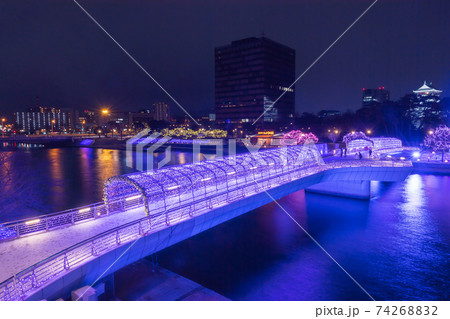 雪景色の小倉イルミネーション　 74268832