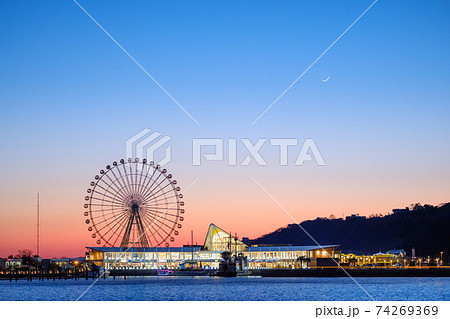 三日月と観覧車 74269369
