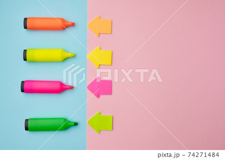 Set of permanent markers and magnetic arrows 74271484
