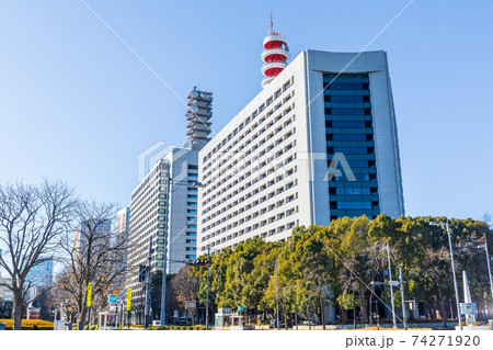 「東京都」警視庁庁舎と快晴の青空 「東京都」警視庁庁舎と快晴の青空 74271920