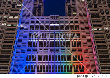 東京オリンピック 東京都 都庁 夜 虹色 ライトアップ 夜景 高層ビル 構造物 鉄骨 コンクリート 東京オリンピック 東京都 都庁 夜 虹色 ライトアップ 夜景 高層ビル 構造物 鉄骨 コンクリート 74272599