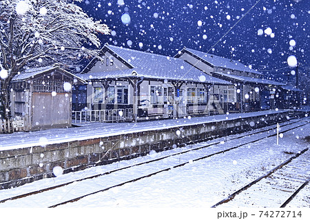 雪降る足尾駅（わたらせ渓谷鐵道） 74272714