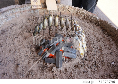 鮎 やまめ 塩焼き 串焼き 炭火焼 川魚 鮎 やまめ 塩焼き 串焼き 炭火焼 川魚 74273796