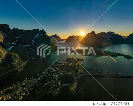 Lofoten is an archipelago in the county of Nordland, Norway. 74274453