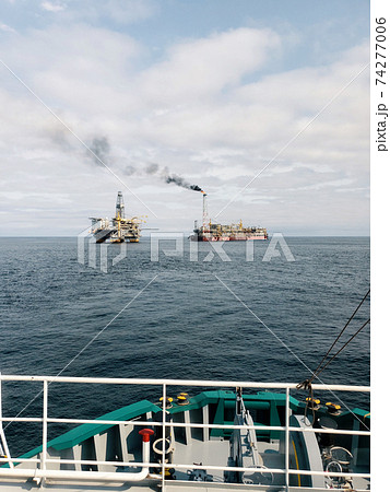 Floating production storage and offloading (FPSO) vessel, oil and gas indutry 74277006