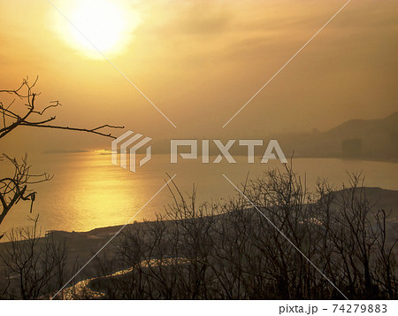 中国山東省 青島の夕日 / Qingdao, Shandong, China 74279883