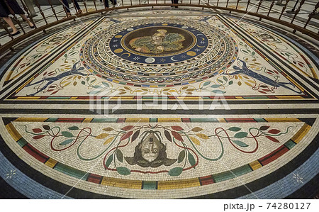 バチカン美術館 モザイクの床 / inside of Vatican Museums バチカン美術館 モザイクの床 / inside of Vatican Museums 74280127