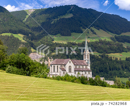 An old medieval village in the Swiss Alps. 74282968
