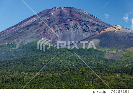 水ヶ塚から見る富士山と宝永火口 74287195