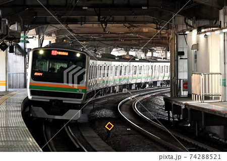 中距離通勤電車(横構図) 中距離通勤電車(横構図) 74288521