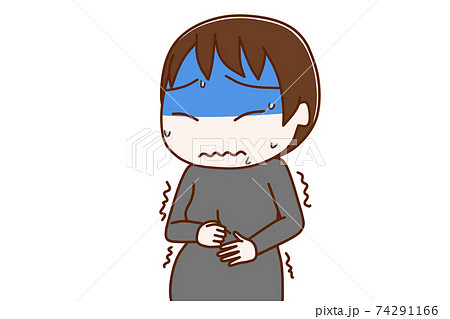 お腹が痛くて真っ青になっている妊婦 74291166