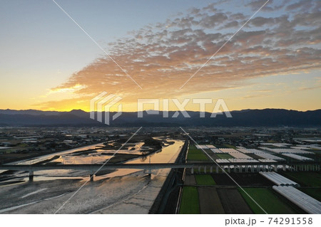 九州新幹線芦北町付近の朝景空撮 九州新幹線芦北町付近の朝景空撮 74291558