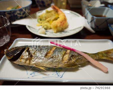 焼き魚　日本料理 74291988