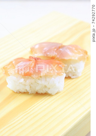 おいしい赤貝握りの写真素材