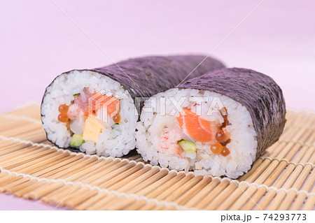 【節分イメージ 海鮮恵方巻】 【節分イメージ 海鮮恵方巻】 74293773