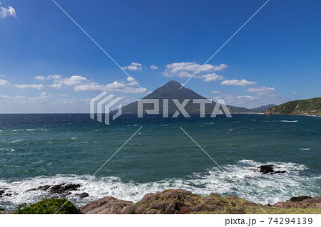 長崎鼻から見た開聞岳(薩摩富士) 長崎鼻から見た開聞岳(薩摩富士) 74294139
