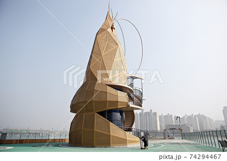 造形物 展望台 都市 74294467