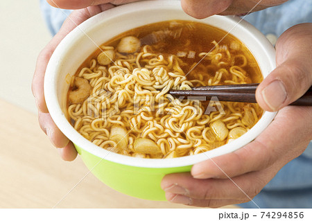 カップラーメン 74294856