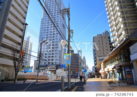 所沢駅周辺の高層マンション街 74296743