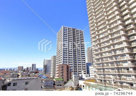 所沢駅周辺の高層マンション街 74296744