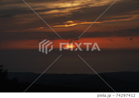 鳥海山からの夕景 74297412