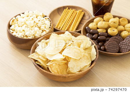 お菓子集合 74297470