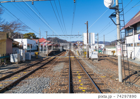 長瀞駅の踏切(秩父鉄道) 長瀞駅の踏切(秩父鉄道) 74297890