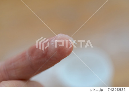 軟膏 74298925