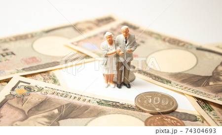老後に必要なお金(日本円) 老後に必要なお金(日本円) 74304693