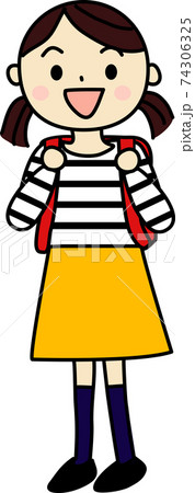 赤いランドセルを背負った女の子 74306325