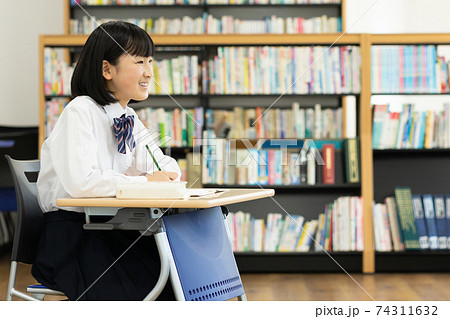 中学生 撮影協力：中央工学校附属日本語学校 74311632