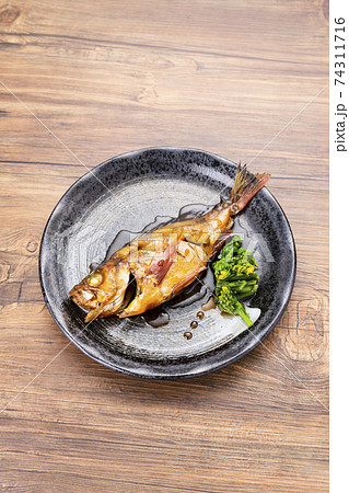 ヤナギメバルの煮付け 1匹 ヤナギメバルの煮付け 1匹 74311716