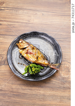 ヤナギメバルの煮付け 1匹 ヤナギメバルの煮付け 1匹 74311717