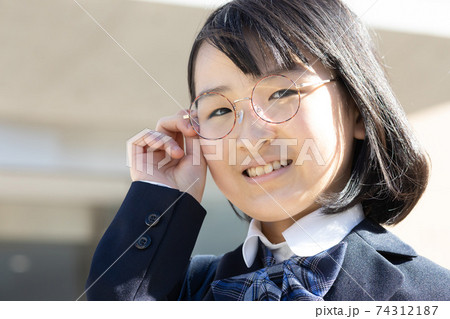 中学生  撮影協力：中央工学校附属日本語学校 74312187