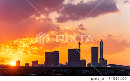 埼玉県 見沼田んぼの夕景の写真素材