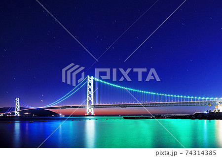明石海峡大橋と国際宇宙ステーションの光跡 明石海峡大橋と国際宇宙ステーションの光跡 74314385