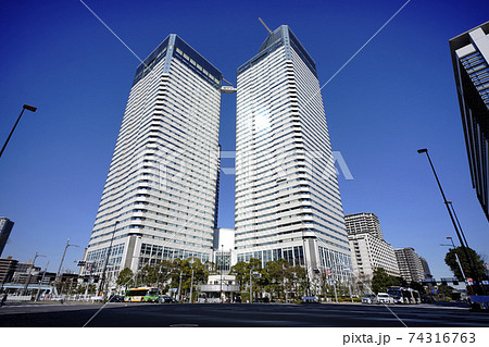 日本の東京都市景観　晴海三丁目や晴海トリトンスクエアなどを望む 74316763