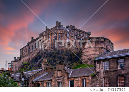 view on Edinburgh Castle from Heriot place, Edinburgh, Scotland, UK 74317595