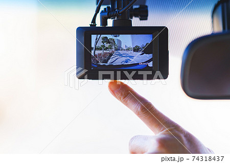 ドライブレコーダー　ドラレコ　【安全運転イメージ】 74318437