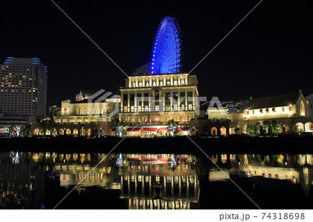 神奈川県　横浜みなとみらいの夜景 74318698