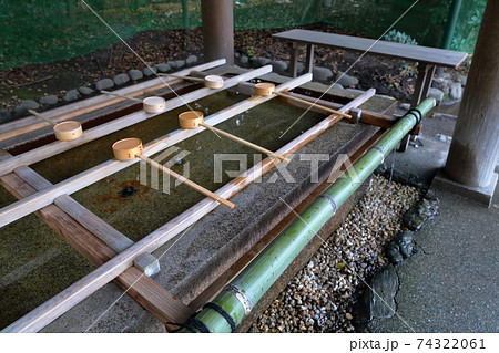 上知我麻神社の手水舎（熱田神宮　愛知県 名古屋市 熱田区） 74322061
