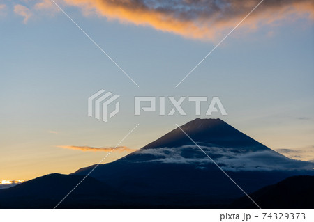 【山梨県】　富士山　本栖湖　 74329373