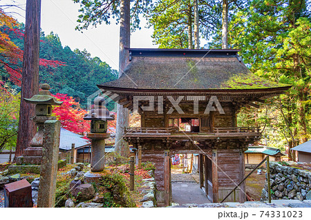 両界山 横蔵寺 (11月　多治見　秋) 74331023