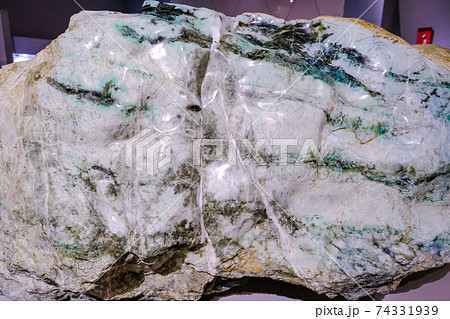 ひすい原石4 ひすい原石4 74331939