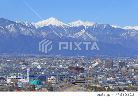 岳都松本　冬の市街地と北アルプス 74335812