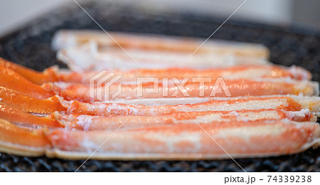 ズワイガニ　七輪で炭火焼き 74339238